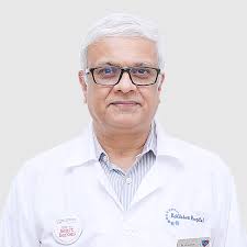 دكتور سوريش من افضل اطباء جراحة القلب لدى الاطفال، جراحة ثقب القلب، يعمل لدى احد من افضل مستشفيات الهند للاطفال د. سوريش من أحد كبار جراحي قلب الاطفال في مومباي
