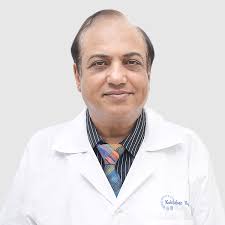 الدكتور كاباديا من أفضل وأكبر أطباء استشاريين جراحة القلب المفتوح وزراعة القلب والرئة لدى افضل وأشهر مستشفى زراعة القلب والرئة في مومباي، الهند، تشيناي، بنغالور