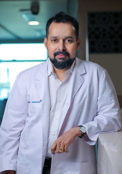 الدكتور محمد من أفضل أطباء القلب المعروفين بعمليات القلب المفتوح وزراعة القلب الرئة لدى افضل مستشفى القلب في كوتشي، كيرلا، الهند، مومباي، دلهي وبنغالور